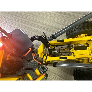 15049 Масштабная модель DOUBLE E A40G RC ГИДРАВЛИЧЕСКИЙ СОЧЛЕНЕННЫЙ ГРУЗОВИК RTR в масштабе 1:16
