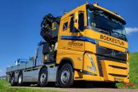 01-4960 Масштабная модель Манипулятор VOLVO FH 5 SLEEPER CAB RIGED FLATBED TRUCK 8X24 в масштабе 1 50