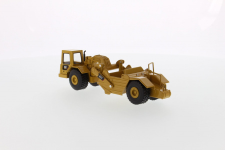 85695 Масштабная модель Колесный трактор-скрепер Cat 611 в масштабе 1:64