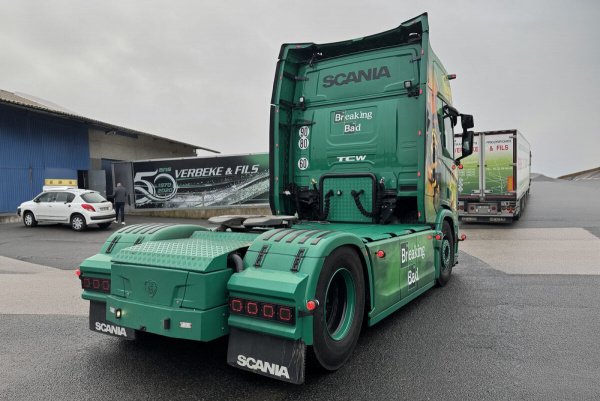 01-5385 Масштабная модель Седельный тягач SCANIA R HIGHLINE CR20H 4X2 в масштабе 1 50