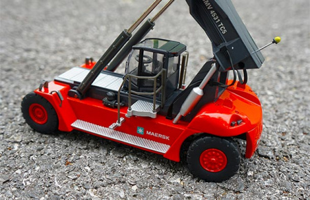 VB3A773 Масштабная модель Ричстакер Konecranes SMV 4531 TC5 в масштабе 1:50