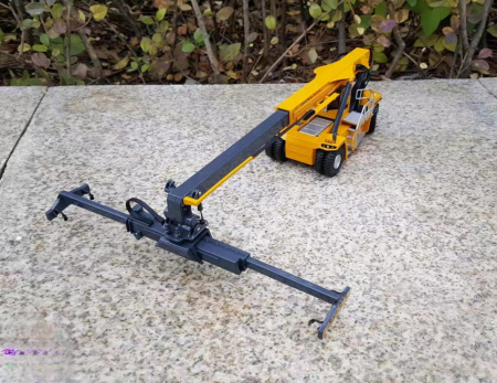 40868 Масштабная модель ричстакер XCMG XCS45 в масштабе 1:50
