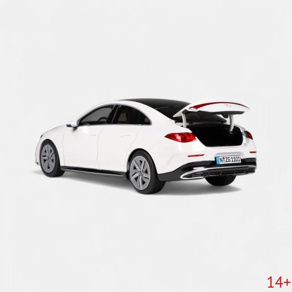 110100041 Масштабная модель Mercedes-Benz CLA Coupé HEV (белый) в масштабе 1 18
