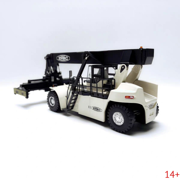 65344 Масштабная модель Масштабная модель Ричстакер ZPMC (Shanghai Zhenhua) Container Front Crane, 1:50 