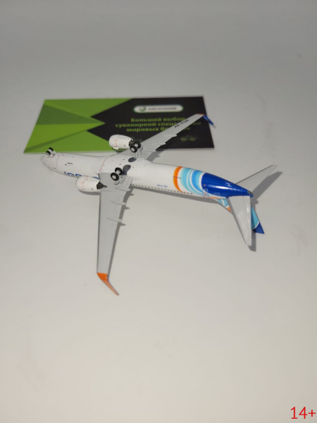 12689 Масштабная модель пассажирского самолета Boeing 737-800 FlyDubai (ФлайДубай) в масштабе 1 400 сплав