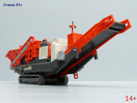 2511/0 Масштабная модель мобильной дробильной установки Sandvik UH440i в масштабе 1:50