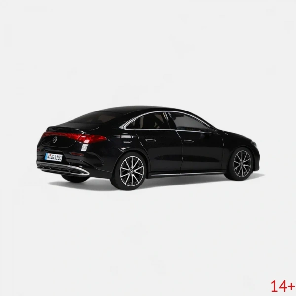110000051 Масштабная модель Mercedes-Benz CLA Coupé BEV в масштабе 1 18