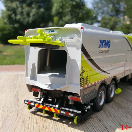 75170 Масштабная модель уборочная машина Foton Auman "BROCK" в масштабе 1:35