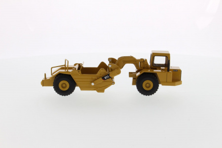 85695 Масштабная модель Колесный трактор-скрепер Cat 611 в масштабе 1:64