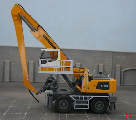 2218/0 Масштабная модель погрузчик для промышленных материалов LIEBHERR LH 60 M в масштабе 1:50
