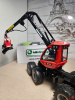 10-4239 Масштабная модель лесозаготовительной машины комбайна Komatsu 931XC.3 харвестер в масштабе 1:32