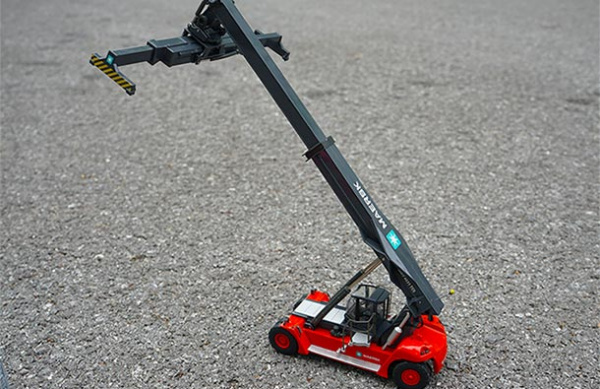 VB3A773 Масштабная модель Ричстакер Konecranes SMV 4531 TC5 в масштабе 1:50