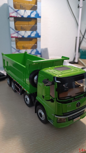 40525 Масштабная модель Shacman Shaanxi X3000 самосвал зеленый 8*4 в масштабе 1:24