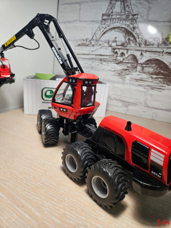 10-4239 Масштабная модель лесозаготовительной машины комбайна Komatsu 931XC.3 харвестер в масштабе 1:32