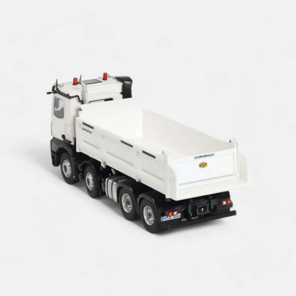 106600050-4 Масштабная модель Самосвал Mercedes-Benz Arocs 8x4 (белый) в масштабе 1 50