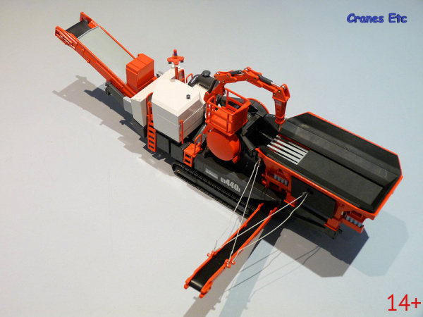 2510/0 Масштабная модель мобильной дробильной установки Sandvik UJ440i  в масштабе 1:50