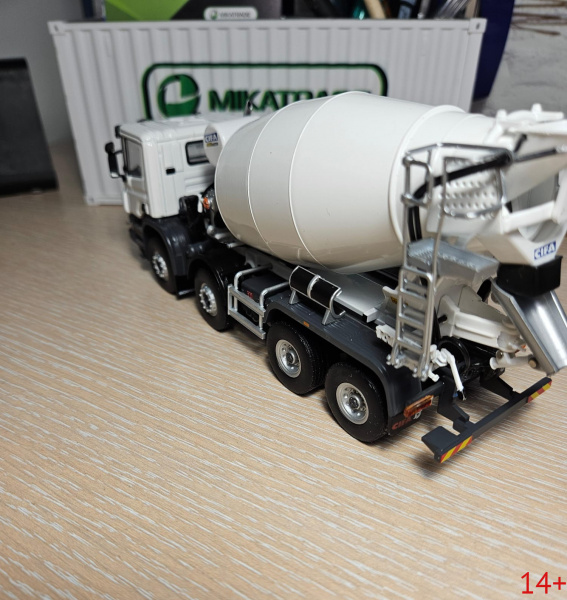 5-5661 Масштабная модель SCANIA P380 White with CIFA-cement mixer (с бетономешалкой) в масштабе 1:50