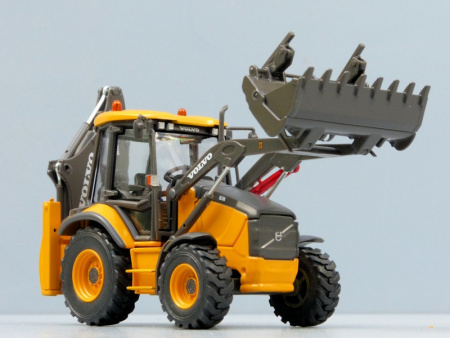 300034 Масштабная модель экскаватора-погрузчика Вольво BL71 в масштабе 1:50