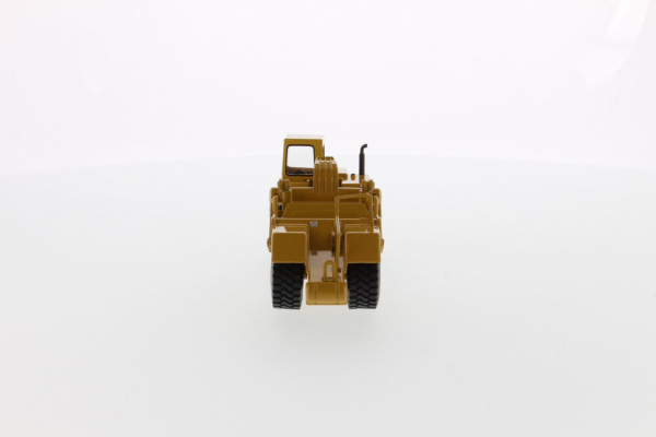 85695 Масштабная модель Колесный трактор-скрепер Cat 611 в масштабе 1:64