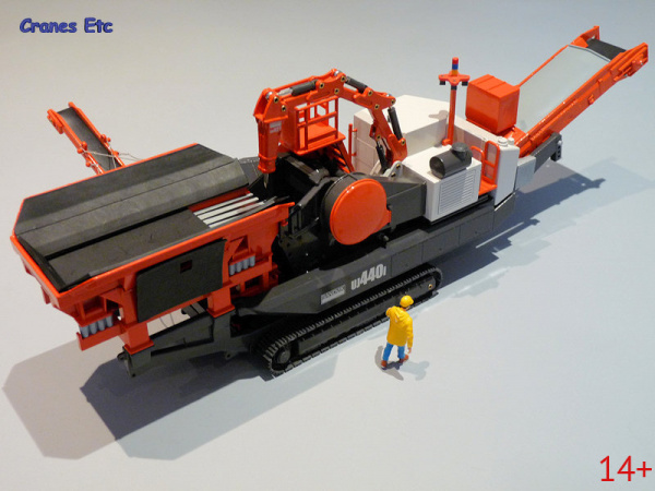 2510/0 Масштабная модель мобильной дробильной установки Sandvik UJ440i  в масштабе 1:50