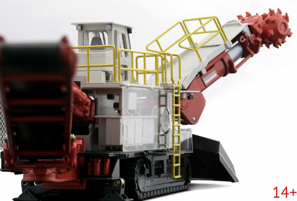 2513/0 Масштабная модель Sandvik MT720 Фрезерный станок (Проходческий комбайн) сувенирная продукция в масштабе 1:50