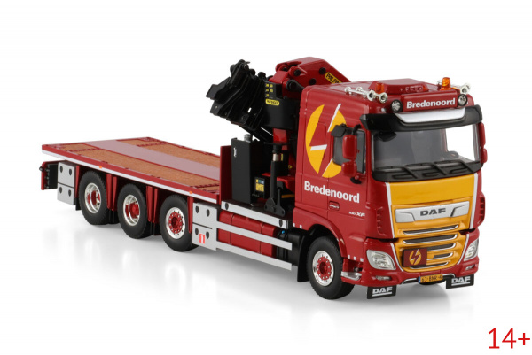 01-3784 Масштабная модель Манипулятор DAF XF SPACE CAB MY2017 8X2 в масштабе 1 50