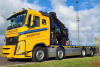 01-4960 Масштабная модель Манипулятор VOLVO FH 5 SLEEPER CAB RIGED FLATBED TRUCK 8X24 в масштабе 1 50