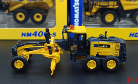 35001 Масштабная модель грейдер Komatsu GD675-6   в масштабе 1:87