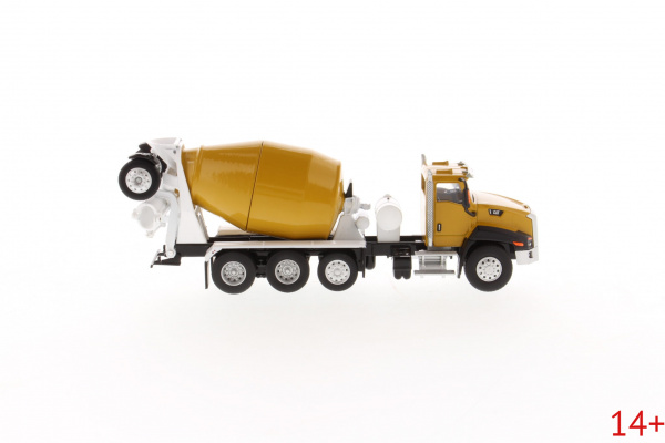 85632 Масштабная модель  Бетоносмеситель Cat CT660 McNeilus Bridgemaster в масштабе 1:64
