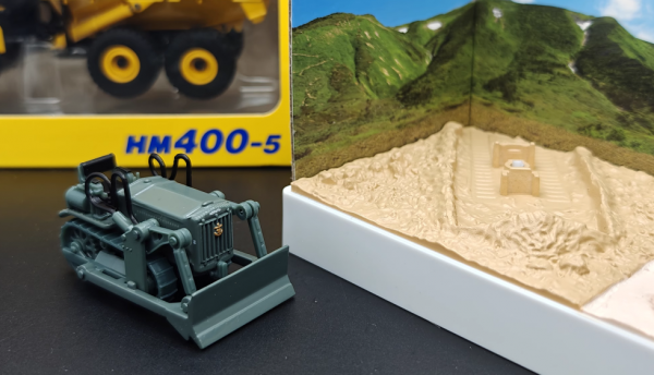 35006 Набор подарочный масштабные модели экскаватор Komatsu PC30E и бульдозер  G40 в масштабе 1:72