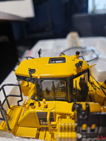 50-3494FG  Масштабная модель Komatsu D155CX-8 С трубоукладчик K170 в масштабе 1:50