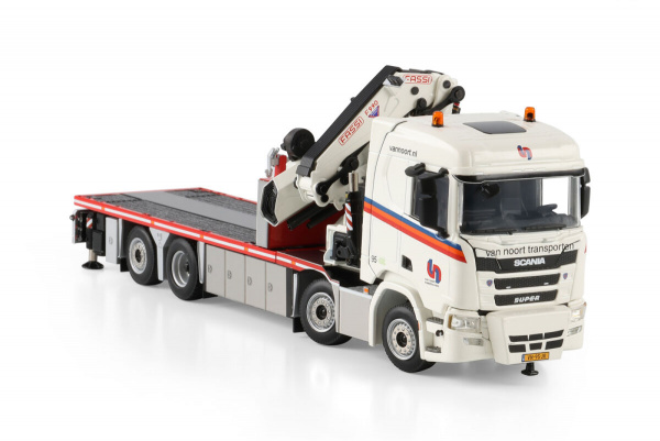 01-5197 Масштабная модель Манипулятор SCANIA R NORMAL CR20N RIGED FLATBED TRUCK 8X2 в масштабе 1 50