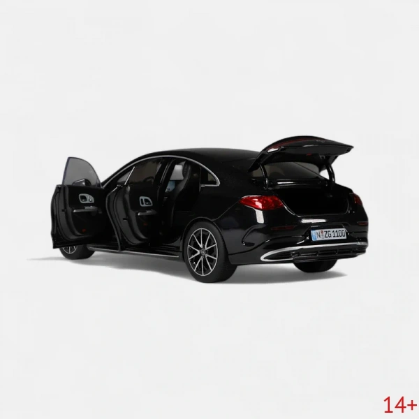110000051 Масштабная модель Mercedes-Benz CLA Coupé BEV в масштабе 1 18