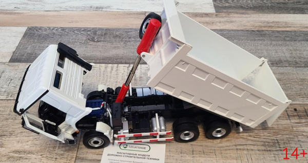 46261 Масштабная модель Shacman Shaanxi X3000 самосвал белый в масштабе 1:24