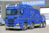 01-5271 Масштабный модель Аэродромный тягач SCANIA R NORMAL CR20N FALKOM 8X4 в масштабе 1 50